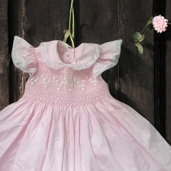 NWT Artesemimos Smocked Poofy Dress-SEE MEASUREMENTS - Picture 16 of 16